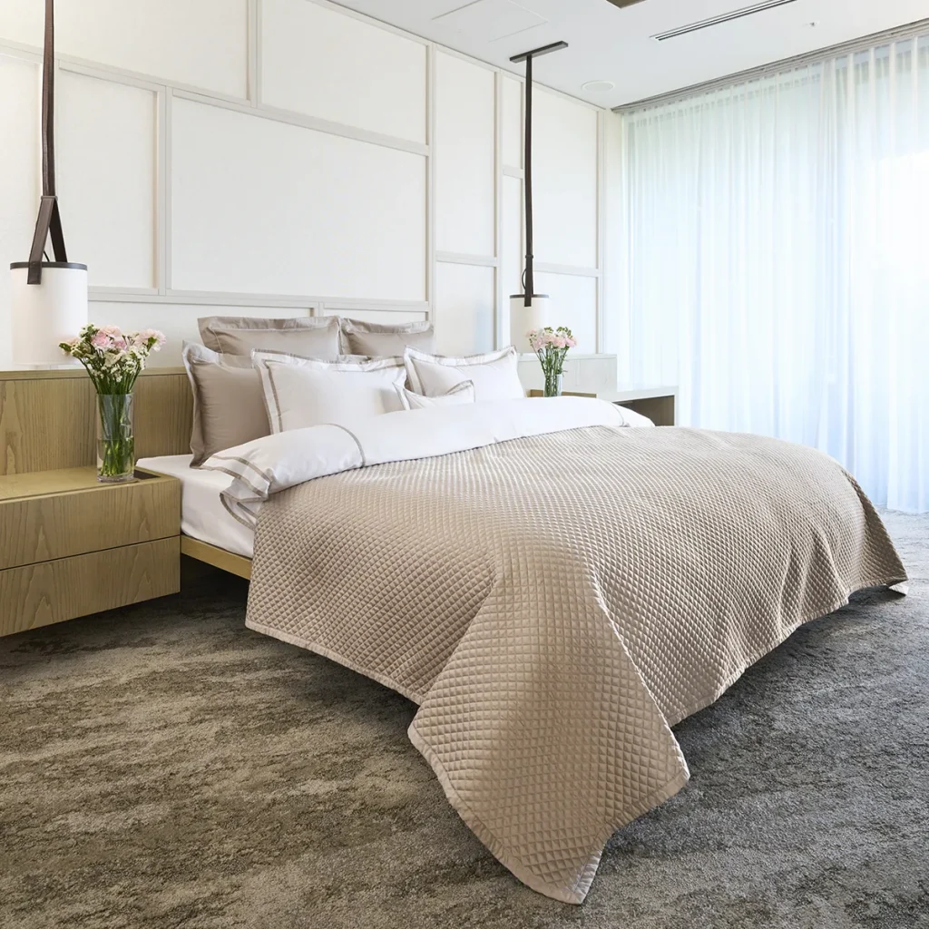 【重ねるだけで整う】上質なベッドルーム