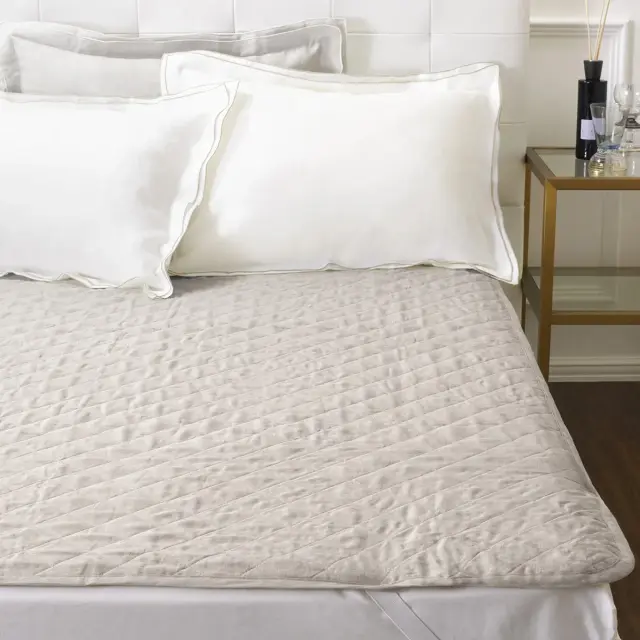 〈快適な睡眠へ〉夏の眠りを変えるベッドパッド