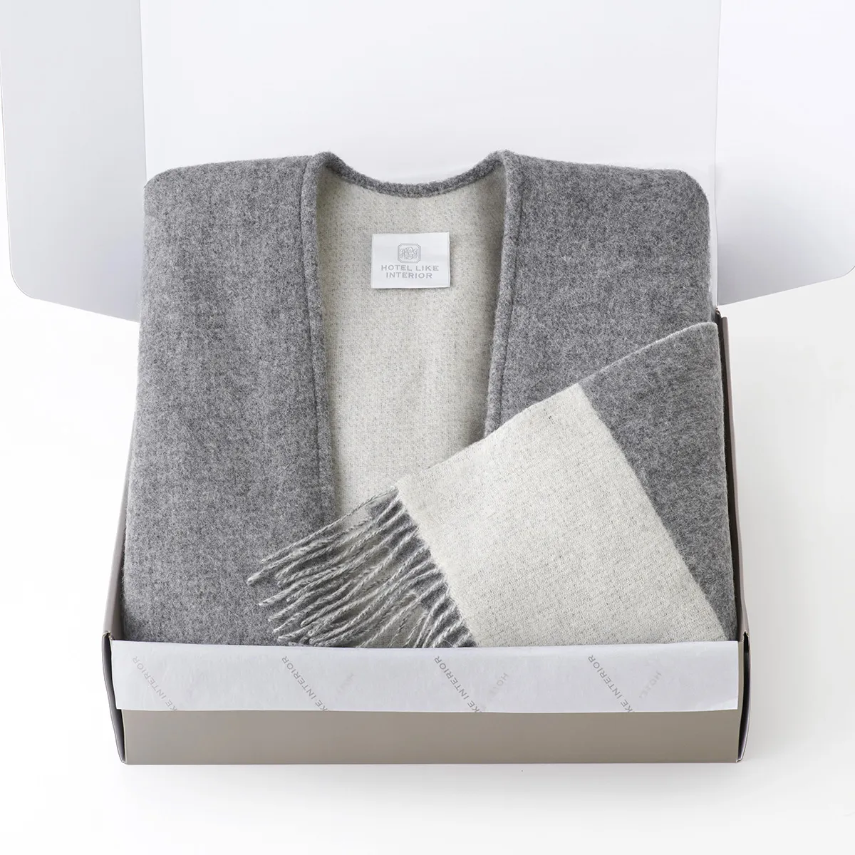 ラムウールポンチョ